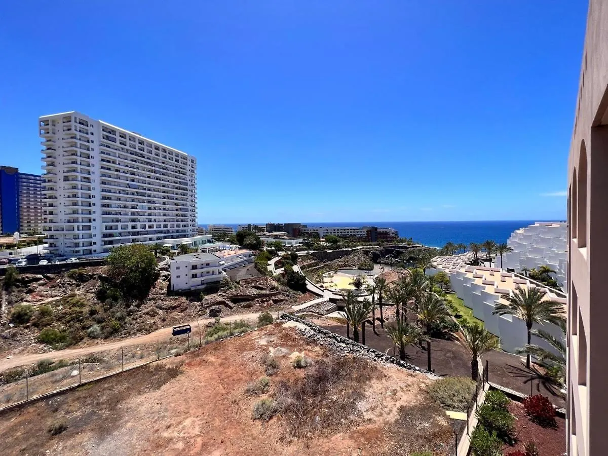 Seaview Paradise Hard Rock Apartment أذيخي
